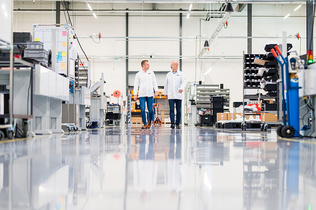 Cleanroom series assembly of high-tech modules and systems at Sioux Technologies