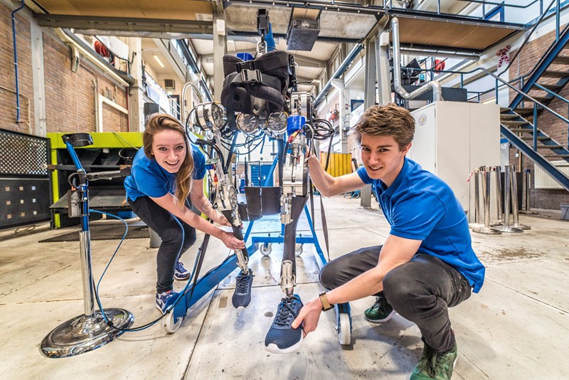 Project March Exoskelet